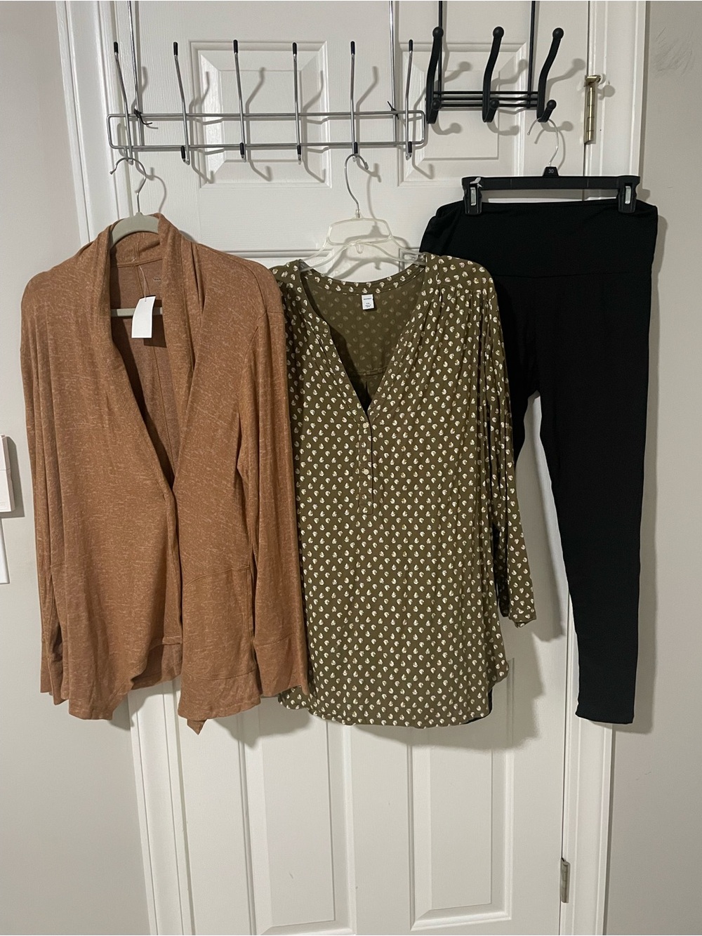Olive Print V-Neck Tunic Top - 1x style & co cardigan tan nwt leggings xxl